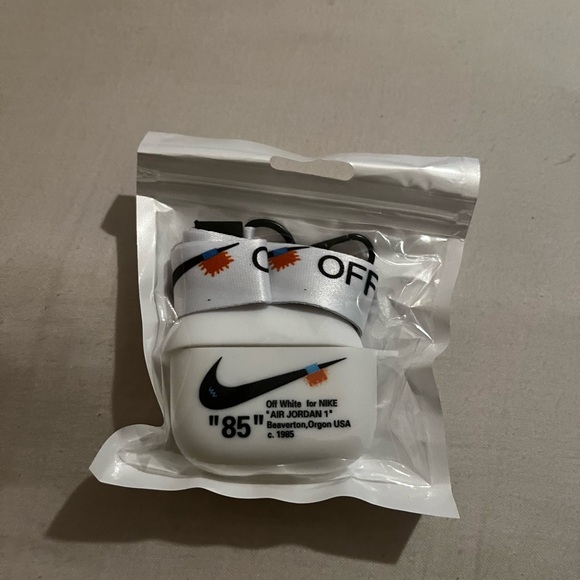 Nike AirPod Cases - Picture 13 of 16